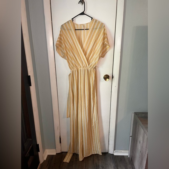 Striped Yellow Maxi romper  fits like a M/L on me I’m 5’7 165 - Picture 1 of 2